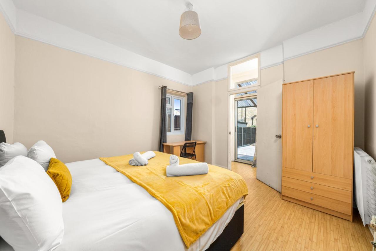 Homely 4-Bedroom Home With 2 Baths & Free Parking Londres Exterior foto